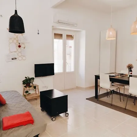 Amparito - Casc Antic Apartment