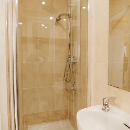 Apartment Amparito - Casc Antic